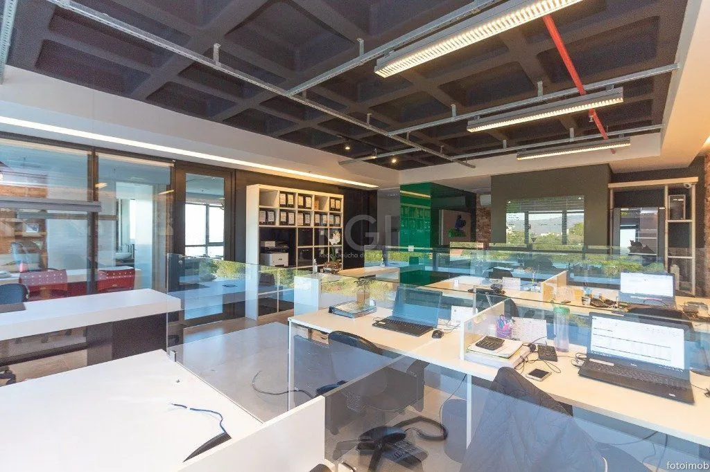 Imagem Conjunto/Sala para Venda - 106.57m², 0 dormitórios, 2 vagas - Petrópolis