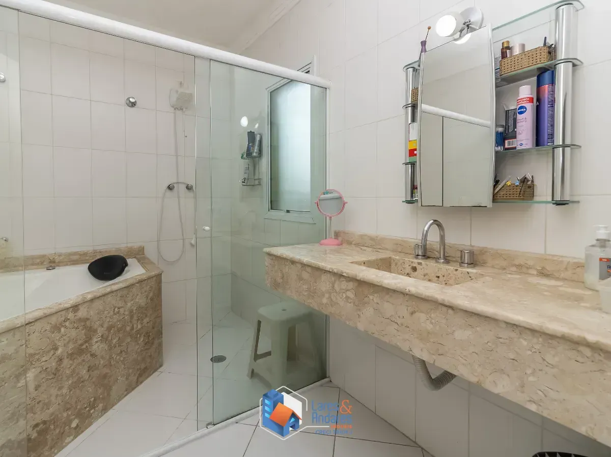 Imagem Sobrado para venda em Vila Carrão com 3 quartos, sendo 3 suítes, 289m²