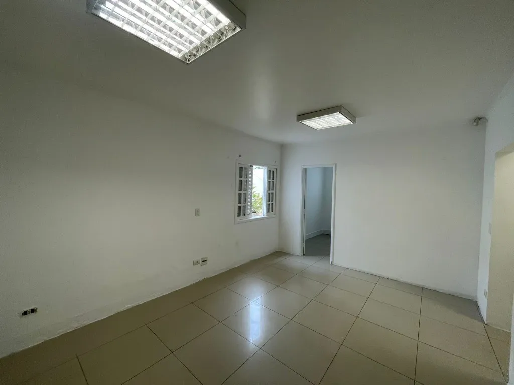 Imagem Imperdível: Casa de Luxo em São Caetano do Sul-SP, 3 quartos, 3 suítes, 4 banheiros, 5 vagas, 272m² - Bairro Osvaldo Cruz!