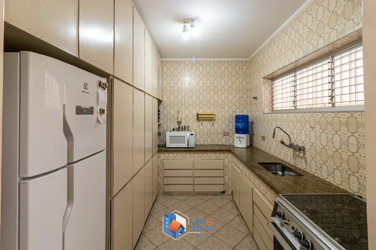 Imagem Casa para venda em Parque São Domingos com 3 quartos, sendo 1 suíte, 246m²
