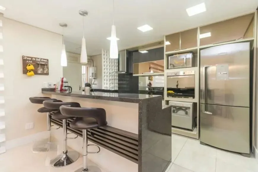 Imagem Casa Seminova 3 Dorm com Pátio e 4 Vagas no Jardim Planalto