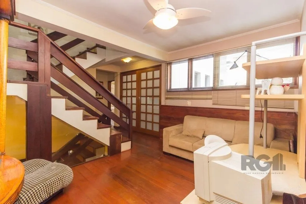 Imagem Casa 470m² - 4 dormitórios, 5 vagas no bairro Jardim São Pedro