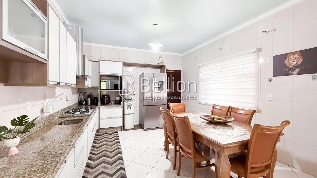 Imagem Casa de 1 suíte + 3 quartos e com área de festas no bairro das Nações em Indaial!