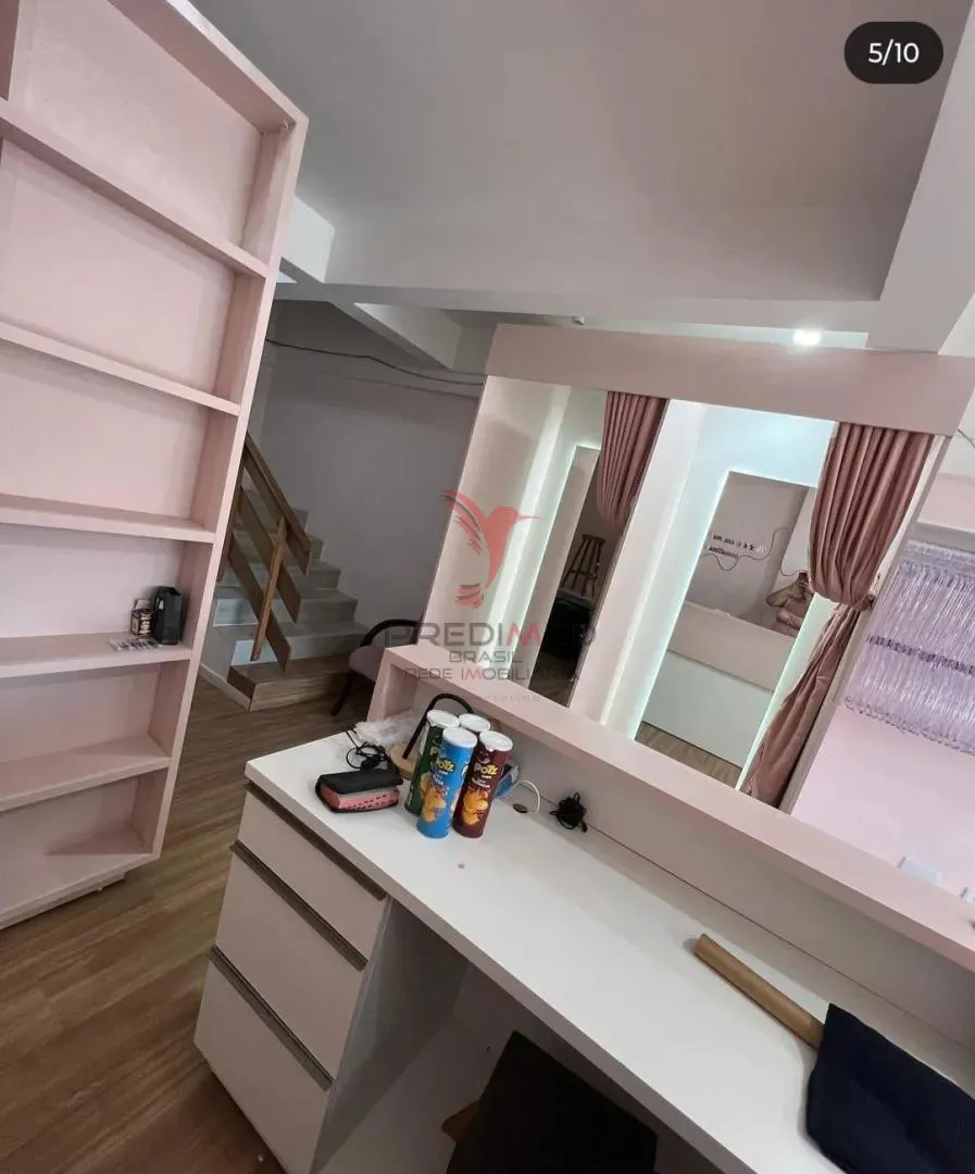 Foto do imóvel Oportunidade Estratégica: Sala Comercial com Mezanino no Ed. Santino. Camboriú