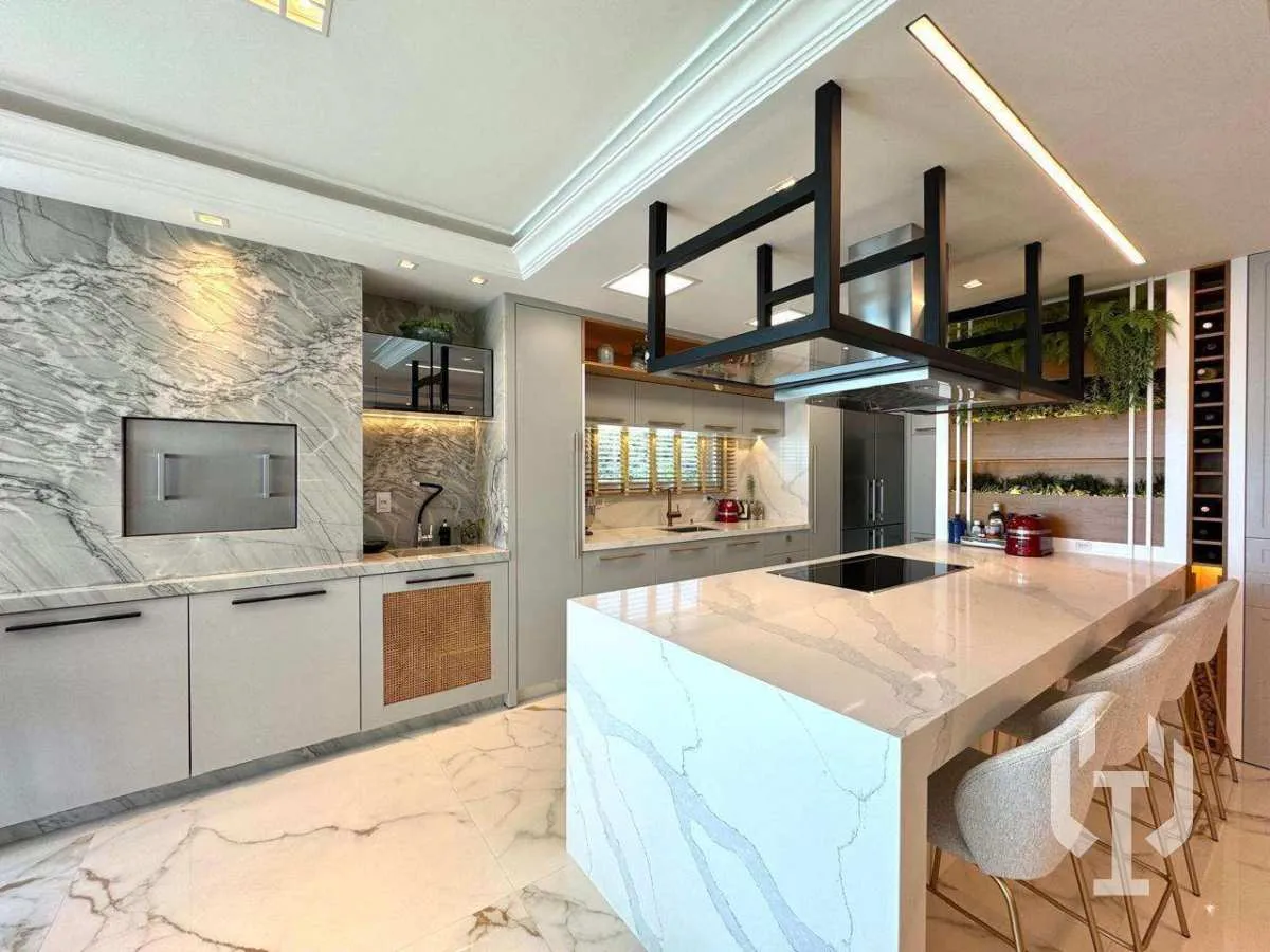 Imagem Apartamento Frente Mar Finamente Mobiliado e Decorado, com 4 Suítes, em Itapema.