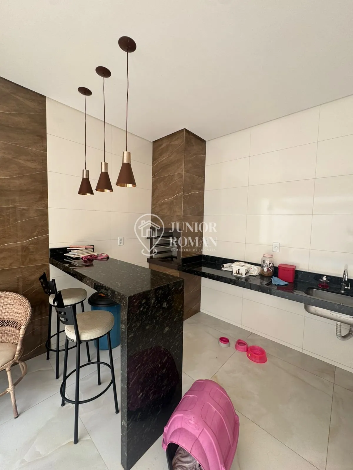 Imagem LINDA CASA 3 DORM SENDO 2 SUITES COM PISCINA E CHURRASQUEIRA - JD VITORIA - BARREIRAS/BA