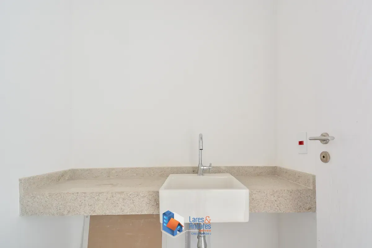Imagem Conjunto comercial para venda em Cerqueira César, 36m²