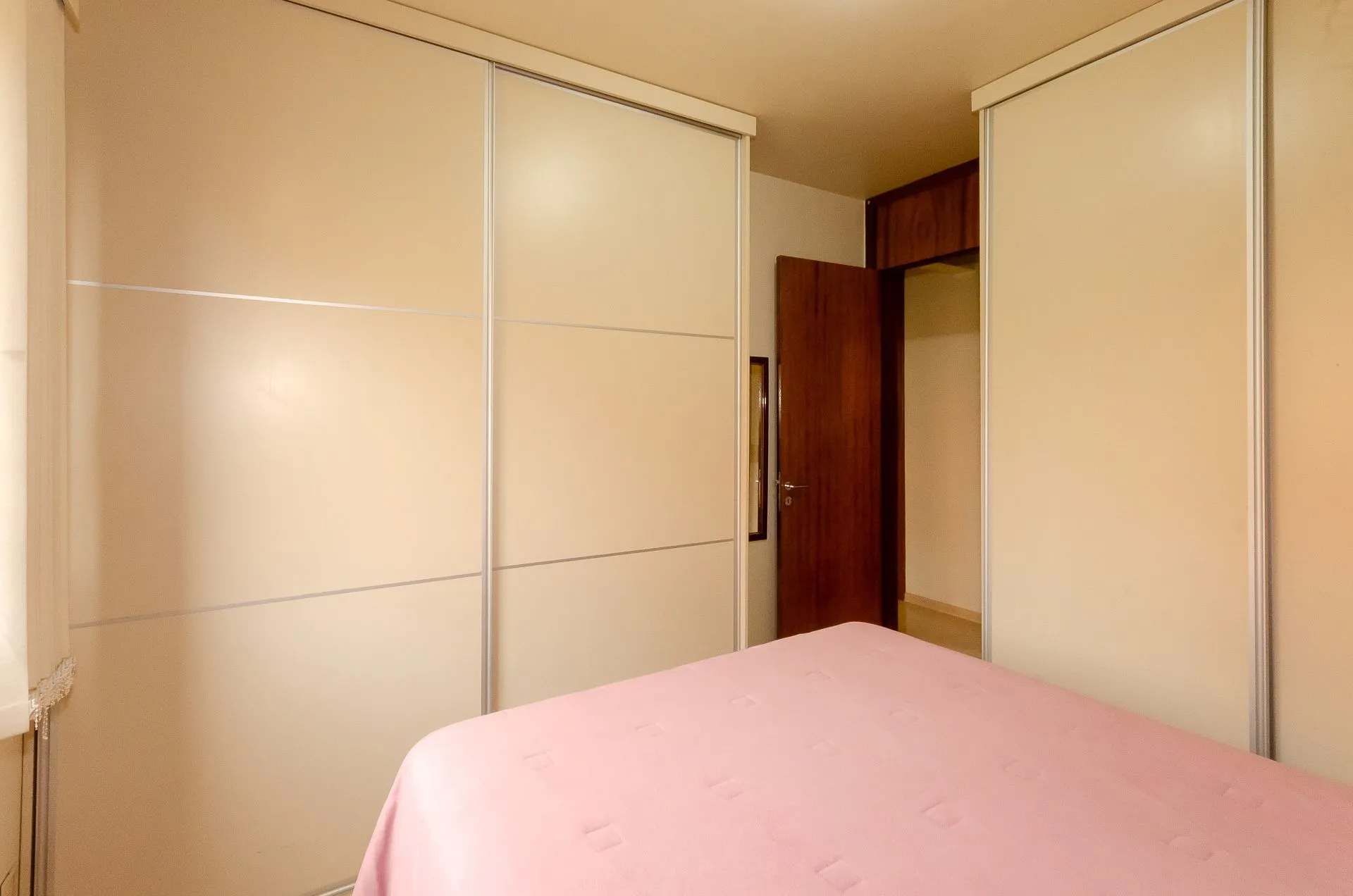 Imagem Edifício Residencial Villagio Di Roma- Apartamento a venda com 3 dormitórios no bairro Jardim Carvalho