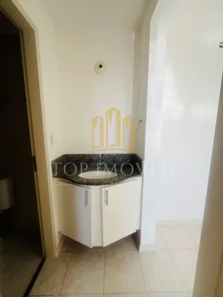 Imagem lindo apartamento um dormitório com armarios no centro OPORTUNIDADE