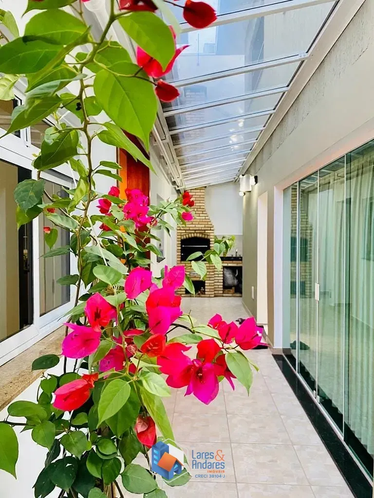 Imagem Casa para venda em Planalto Paulista com 3 quartos, sendo 1 suíte, 320m²
