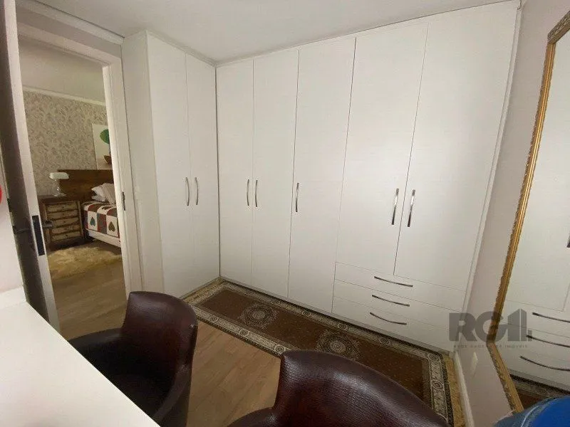 Imagem Casa em Condomínio para Comprar no bairro Pedra Redonda com 4 suítes