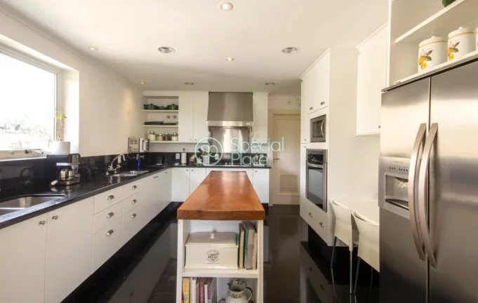 Imagem Excelente apartamento com 367m² na melhor rua do Jardim Guedala. Ótima planta com ambientes amplos...