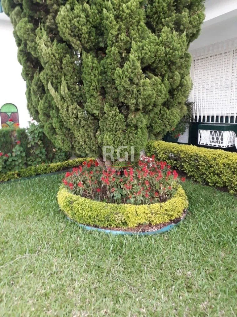 Imagem Casa para Venda - 197m², 3 dormitórios, 4 vagas - Sarandi