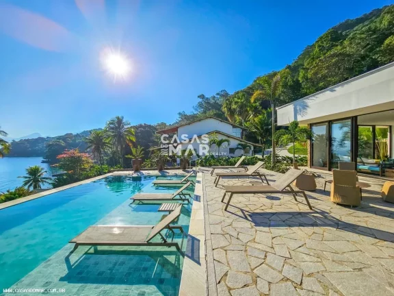 Foto do imóvel Casa Frente Mar para Venda em Angra dos Reis / RJ