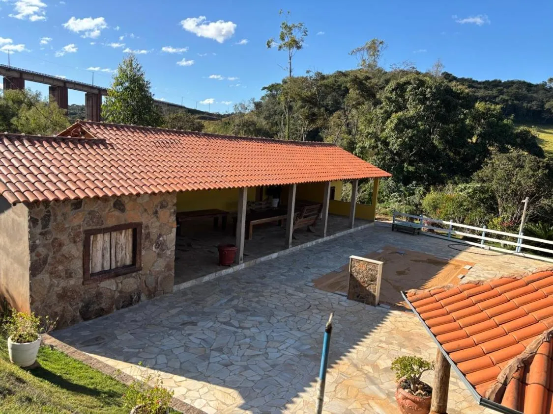 Imagem Sítio à Venda em Entre Rios de Minas/ MG , com 6 hectares (60.000 m²)