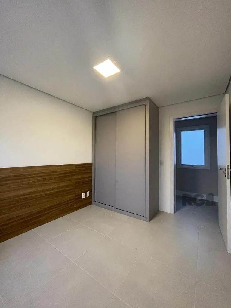 Imagem Duplex maravilhoso de frente com sacada