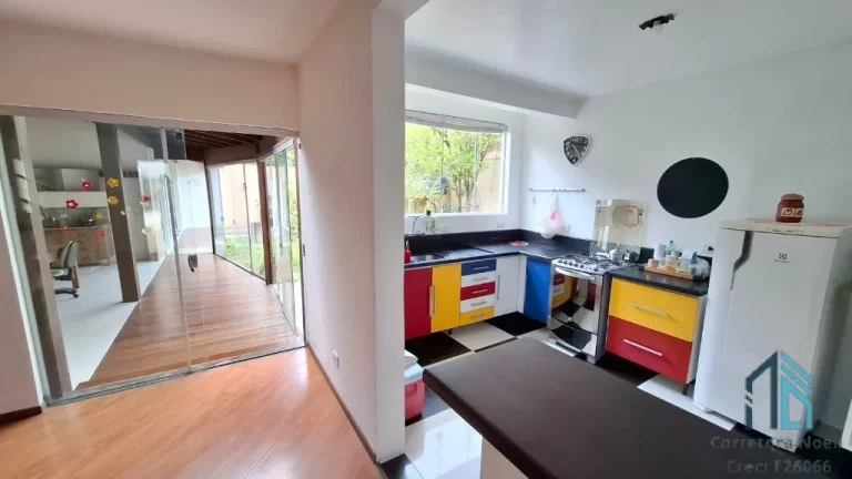 Imagem Casa c/ edícula, residencial/comercial, 03 quartos c/suítes, 10 vagas, no Mossungue em Curitiba - PR