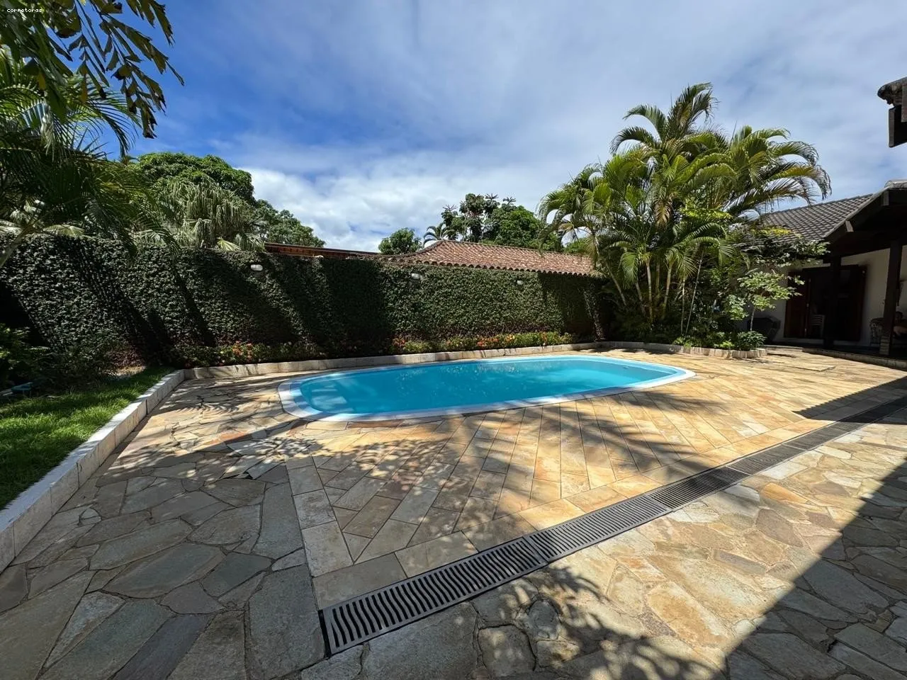Imagem Casa na Praia para Venda em São Sebastião, Cigarras, 7 dormitórios, 1 suíte, 5 banheiros, 4 vagas