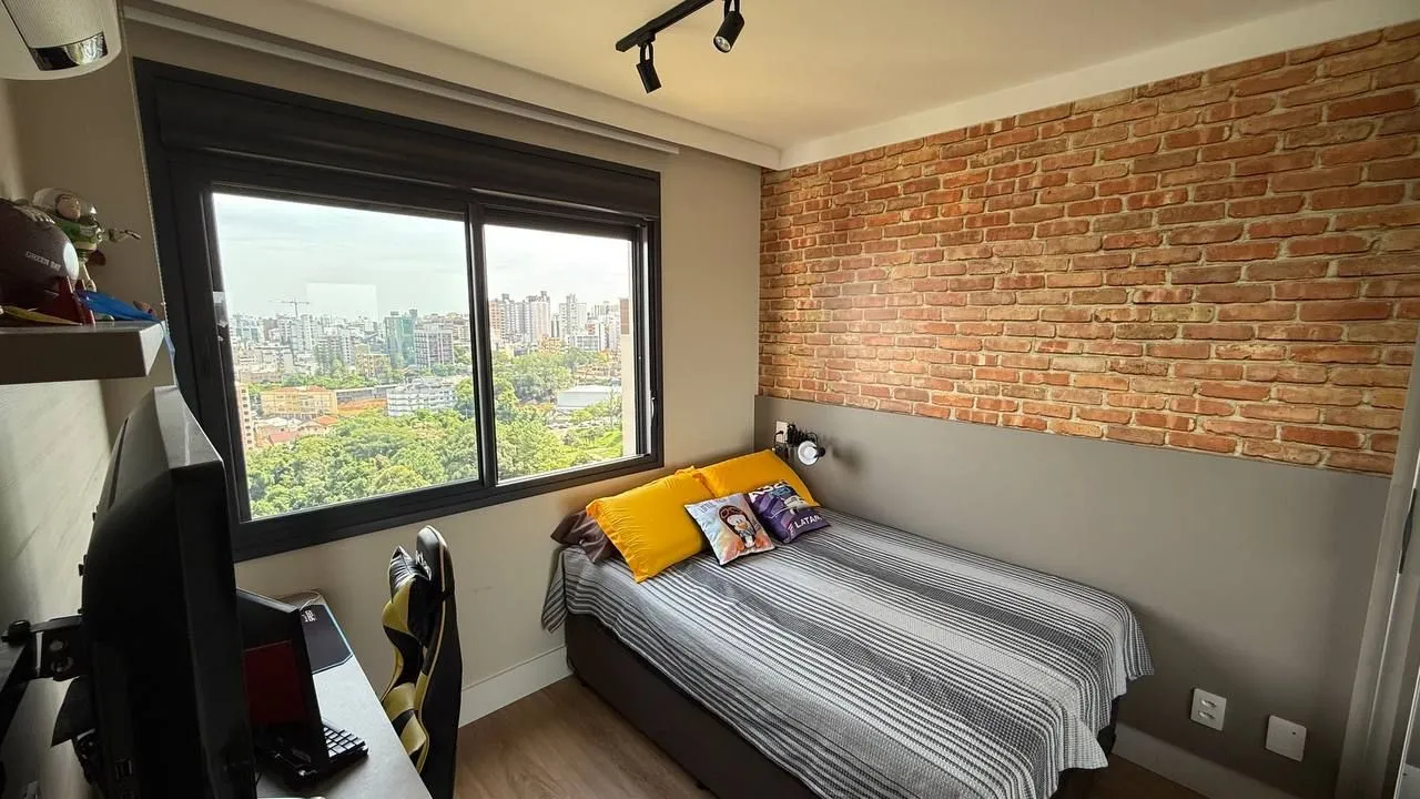 Imagem Apartamento mobiliado de 3 dormitórios com suíte e 2 vagas no Petrópolis