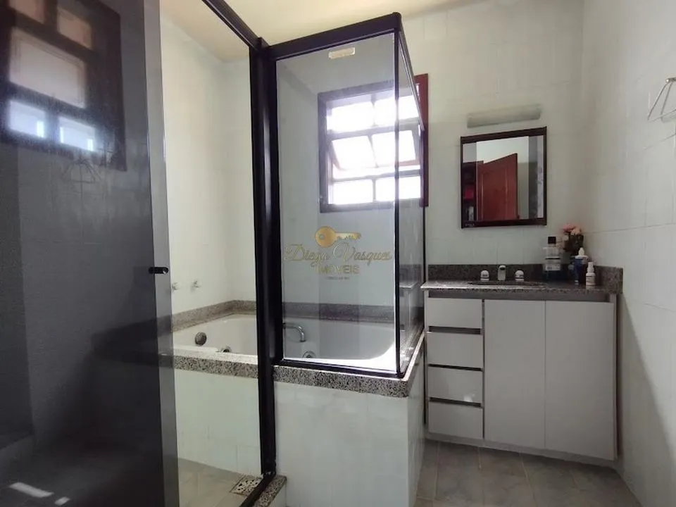 Imagem Casa para Venda em Teresópolis / RJ no bairro Golfe