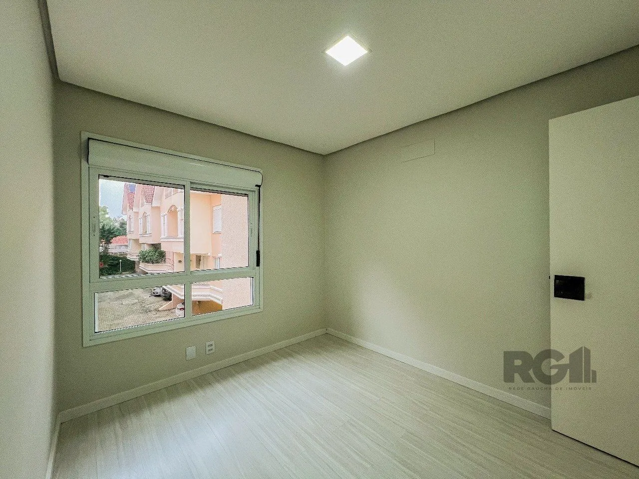 Imagem Casa em Condomínio no bairro Pedra Redonda - 5 dormitórios