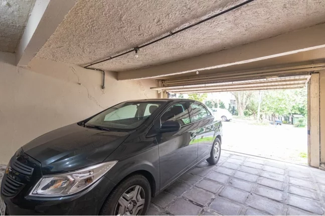 Imagem Casa para venda no bairro Chácara das Pedras em Porto Alegre