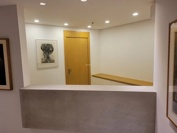 Imagem Conjunto Comercial de Alto Padrão com 3 Salas e 4 Vagas de Garagem no Jardim Caboré, São Paulo-SP
