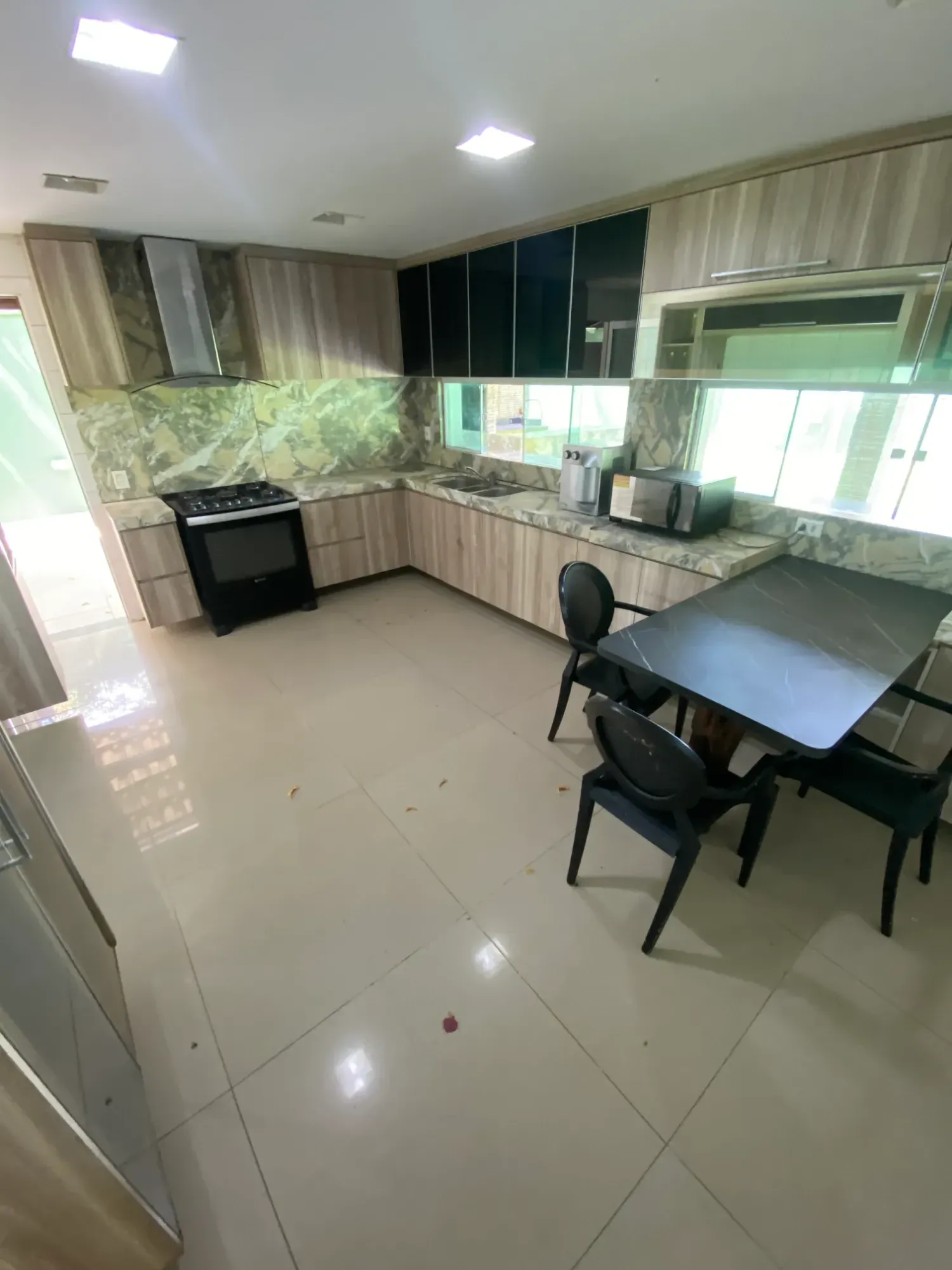 Imagem Casa de Condomínio com 3 Quartos à Venda, 350 m² em Centro - Eusébio