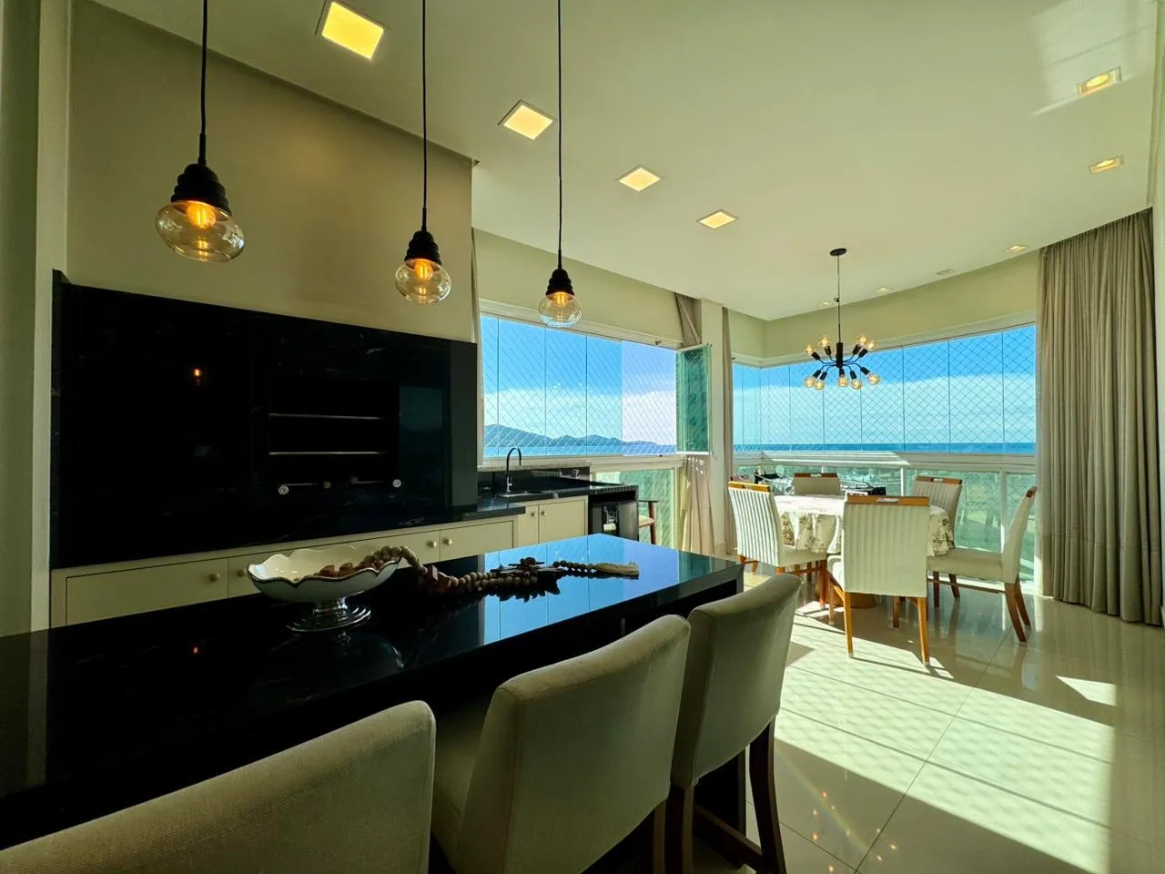Imagem Apartamento com vista para o mar à venda com 240m2 por R$ 8.000.000,00