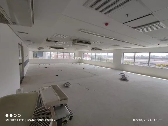 Imagem Andar Comercial com 6 vagas de garagem na Vila Congonhas, SP - 241,11 m² de área!