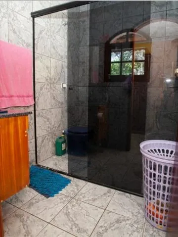 Imagem LOCAÇÃO DE CASA COMERCIAL OU RESIDENCIAL NO JARDIM CUMBICA, EM GUARULHOS/SP, 227m² com 3 quartos, suíte, cozinha com ilha e garagem. CONSULTE-NOS.