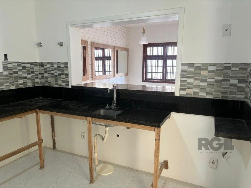 Imagem Casa Condominio no bairro Guarujá de 3 dormitórios 1 vaga