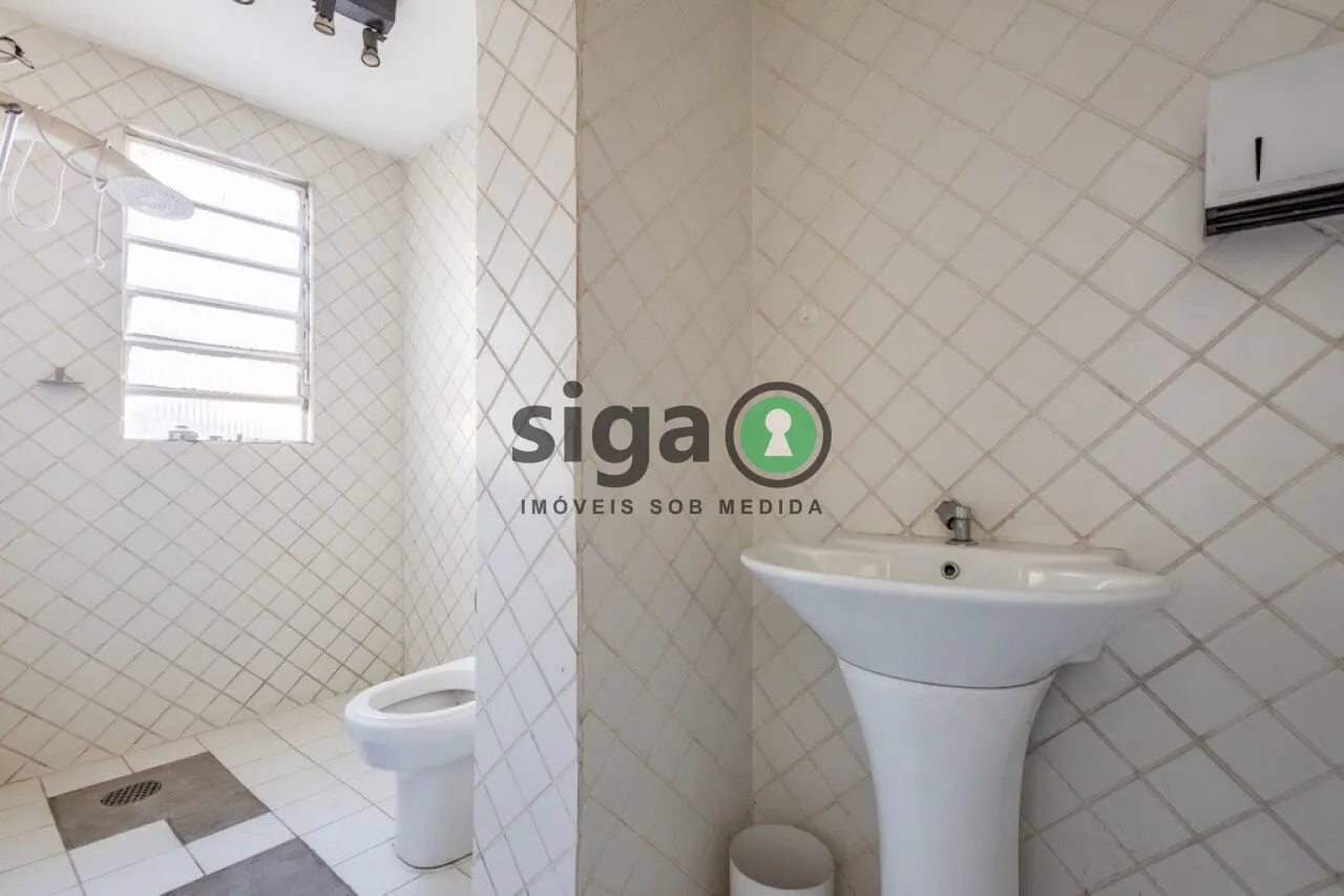 Imagem Casa a venda no bairro do Pacaembu, com 4 quartos e 4 vagas.