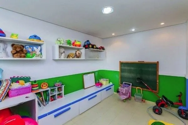 Imagem Apartamento de frente com vista panorâmica, sacada,3 dormitórios,1suíte para venda no bairro Centro Histórico em Porto Alegre/RS.