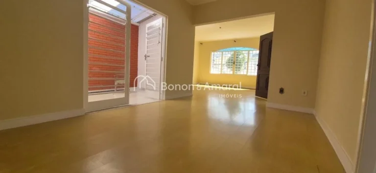 Imagem Excelente oportunidade para quem busca conforto, espaço e praticidade! Esta casa conta com 3 quarto...