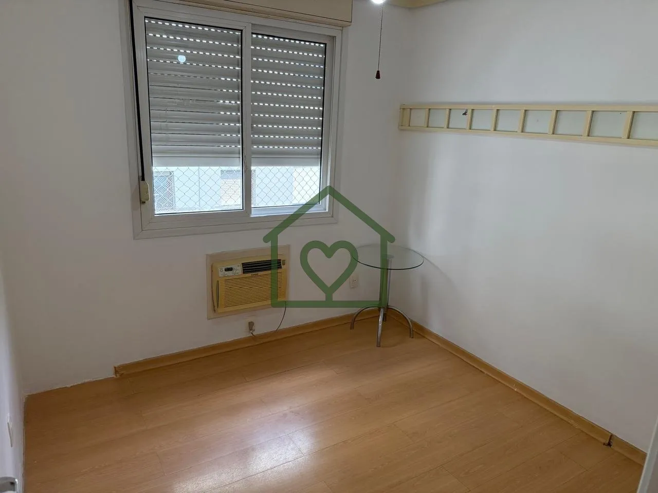 Imagem Imóvel com 3 dormitórios, sendo 1 suíte, além de 2 banheiros bem distribuídos. Dispõe de uma p...