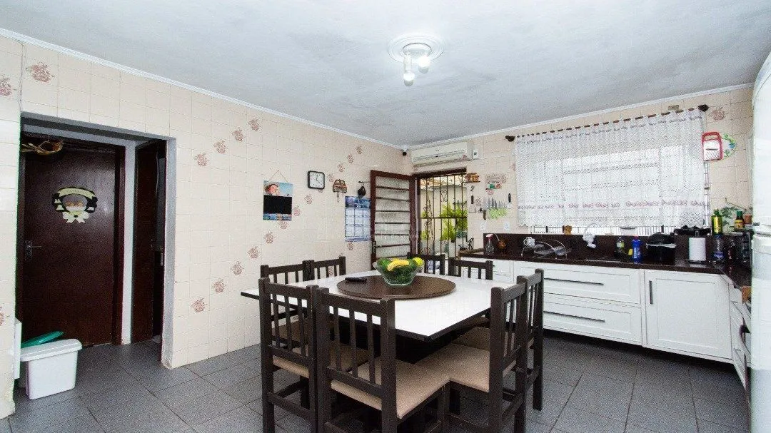 Imagem Casa para Venda - 238m², 3 dormitórios, sendo 1 suites, 3 vagas - Camaquã