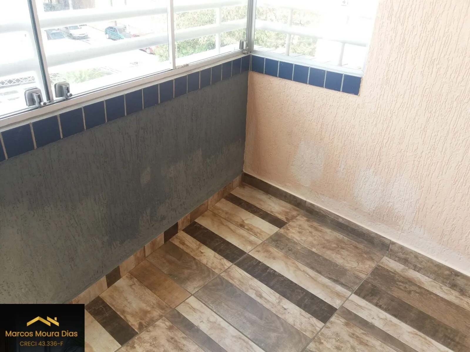 Imagem Apartamento na Pompeia com 2 dormitórios (1 suíte) e 2 vagas, próximo ao Sesc Pompeia. Edifício com portaria 24h e lazer