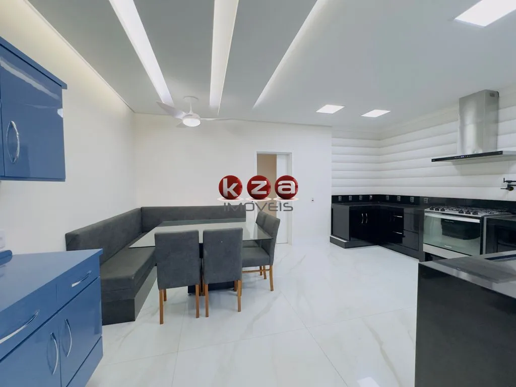 Imagem Residência Neoclássica de Alto Luxo à Venda em Condomínio Fechado | Valinhos/SP