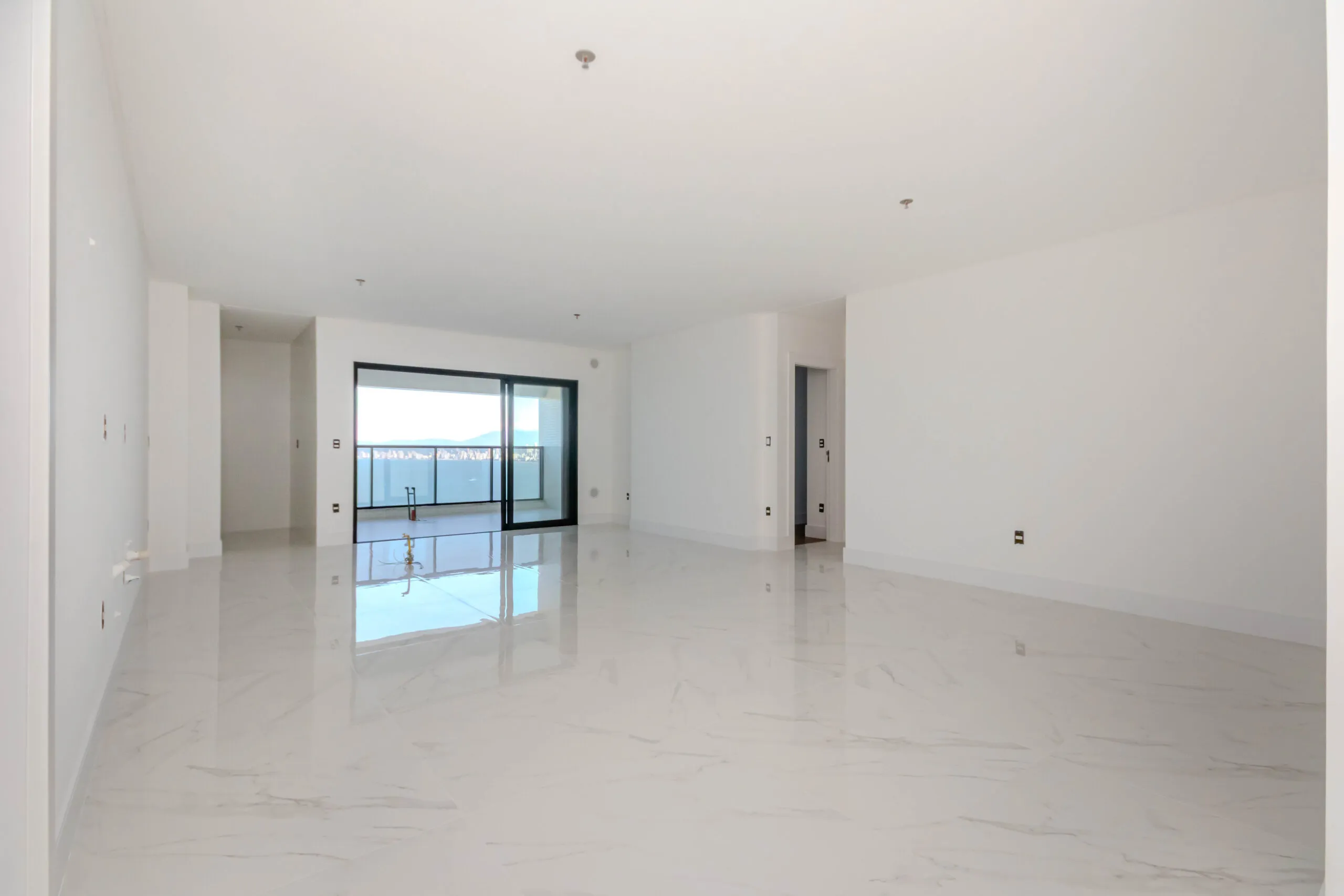 Imagem Apartamento com vista para o mar à venda com 180m2 por R$ 7.200.000,00