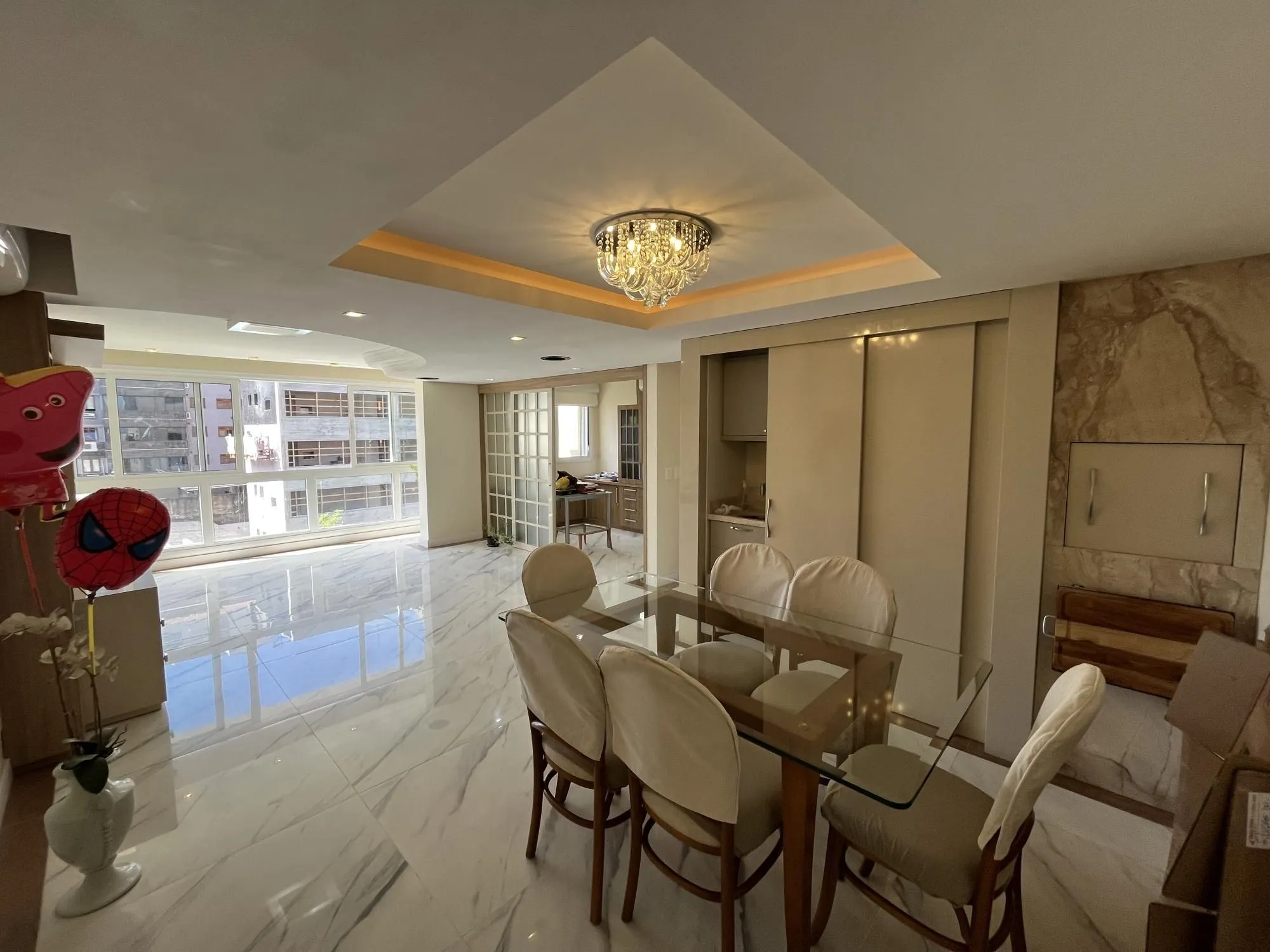 Imagem Apartamento de 3 quartos, suíte e 3 vagas de garagem no bairro Auxiliadora POA