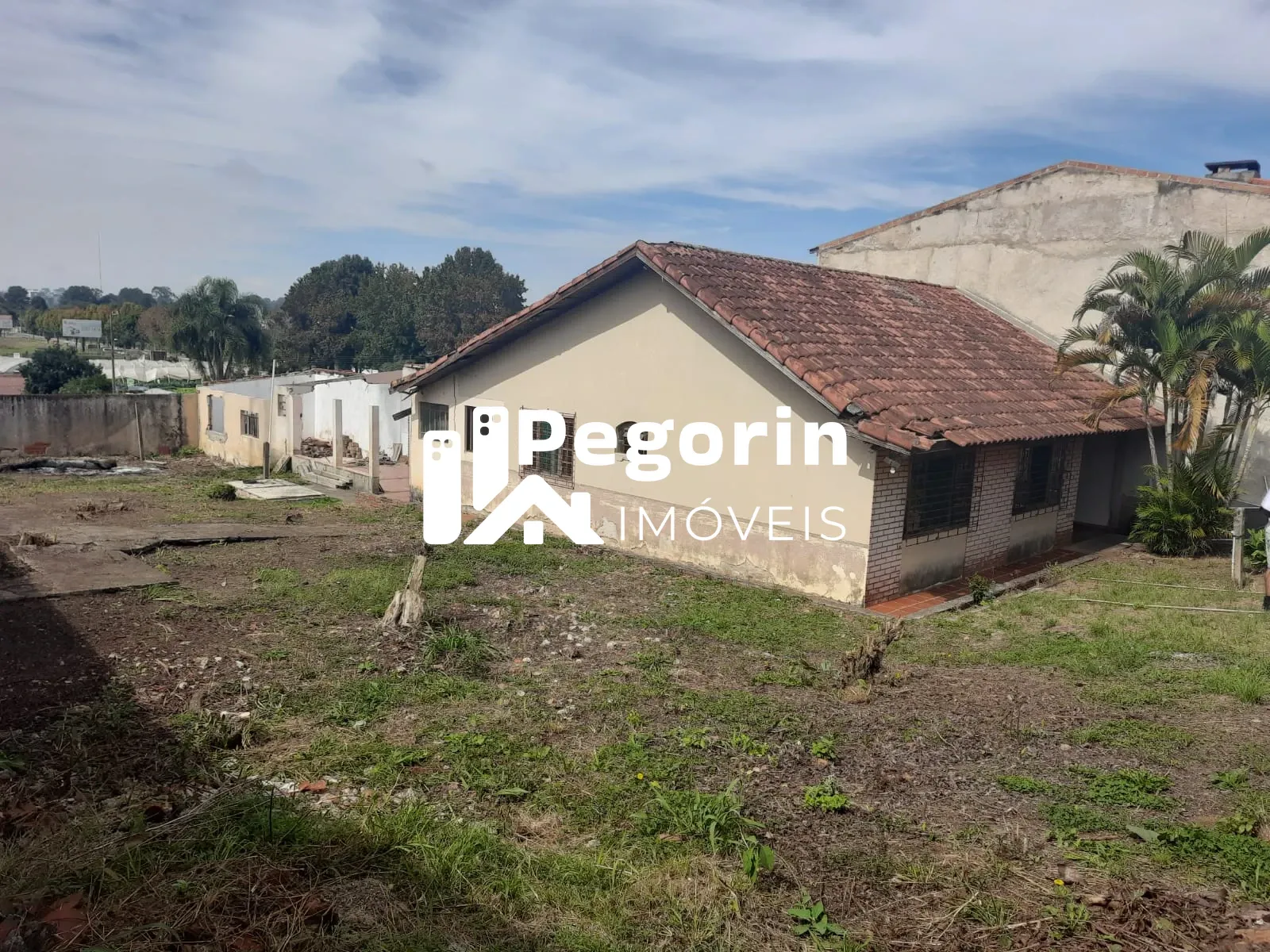 CASA 145,00M² COM TERRENO DE 616,00M² em R. Guilhermina Foss Fromholz