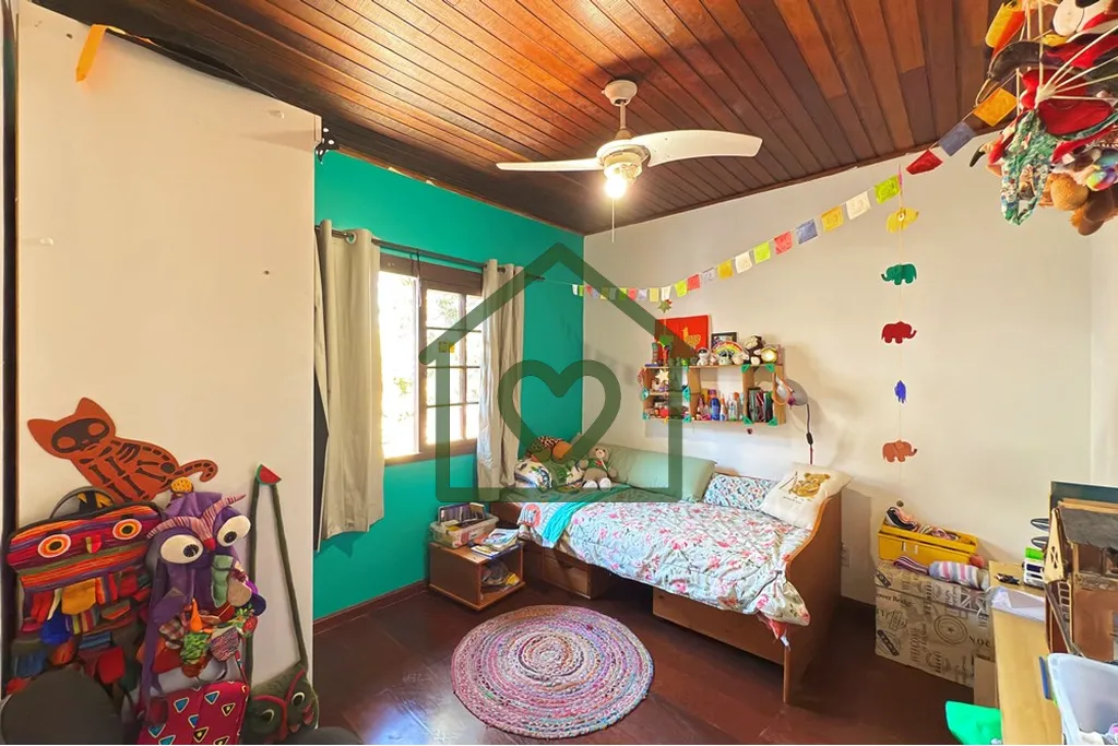 Imagem Casa de esquina com 3 dormitórios e 155m2 privativos no Jardim Vila Nova (bairro Vila Nova), terren...