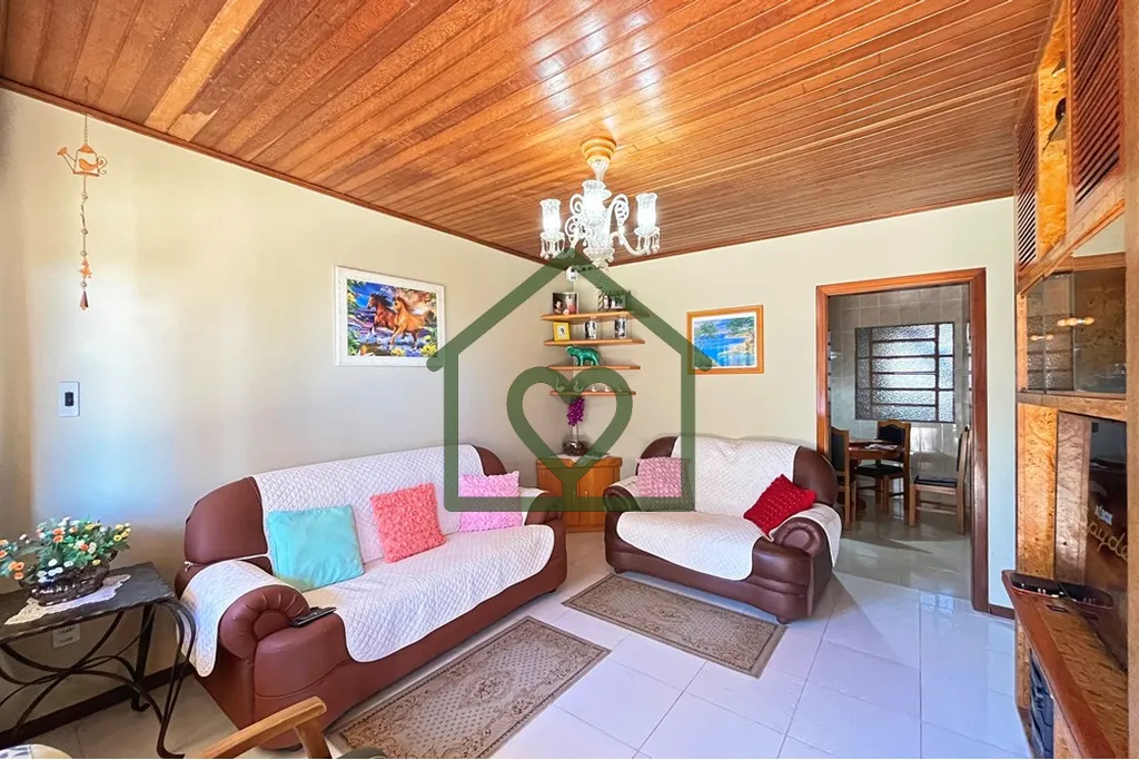 Imagem Casa térrea com dois dormitórios de ótimos tamanhos, sala ampla, cozinha com armários, banheiro ...