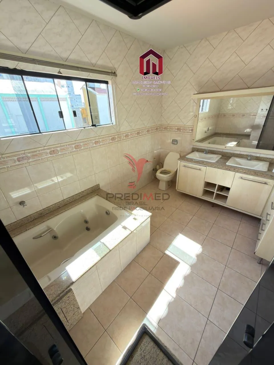 Imagem Casa com edícula , churrasqueira. SAO JOSÉ -SC - Completa, Reformada e Pronta para Morar!