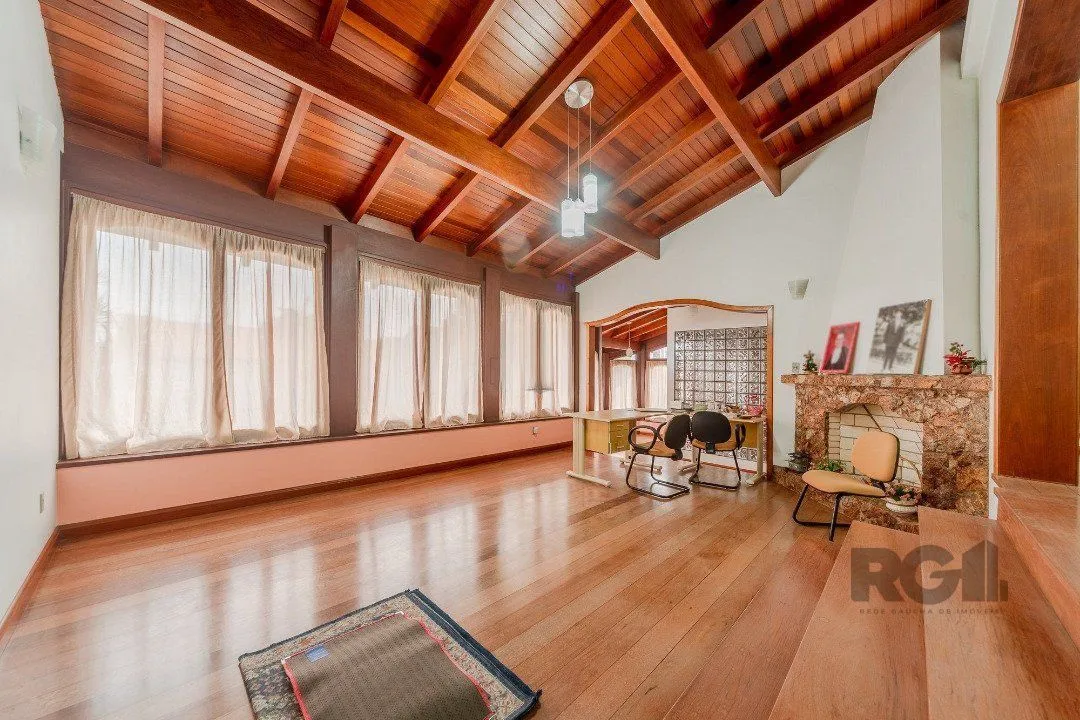 Imagem Casa para Venda - 646m², 4 dormitórios, sendo 2 suites, 4 vagas - Jardim Isabel