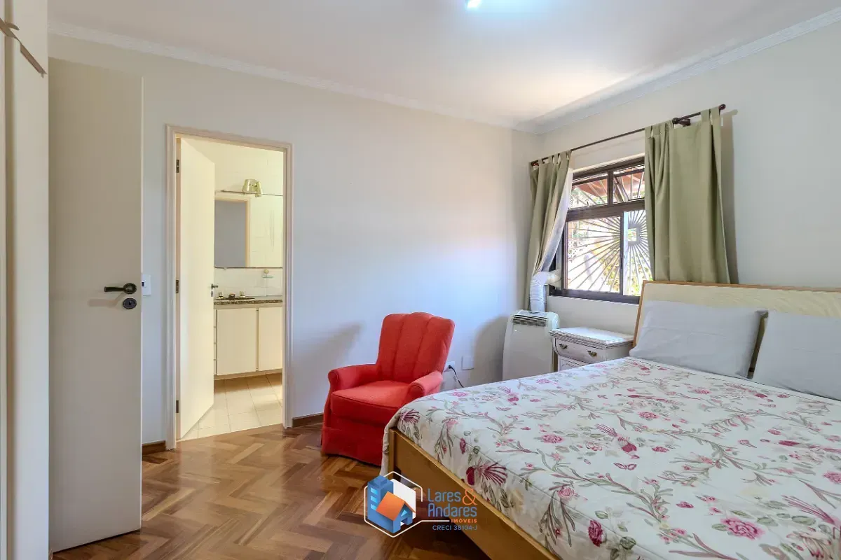 Imagem Casa para venda em Vila Nova Caledônia com 4 quartos, sendo 2 suítes, 346m²