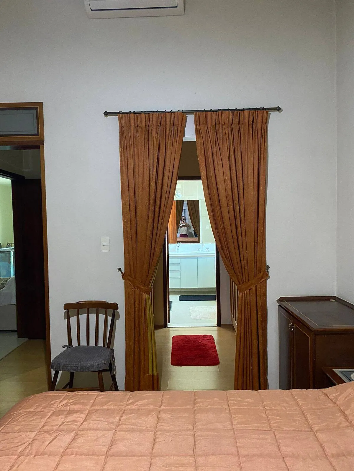 Imagem Casa Terrea Localizada no Condomínio Alphaville Residencial 3!