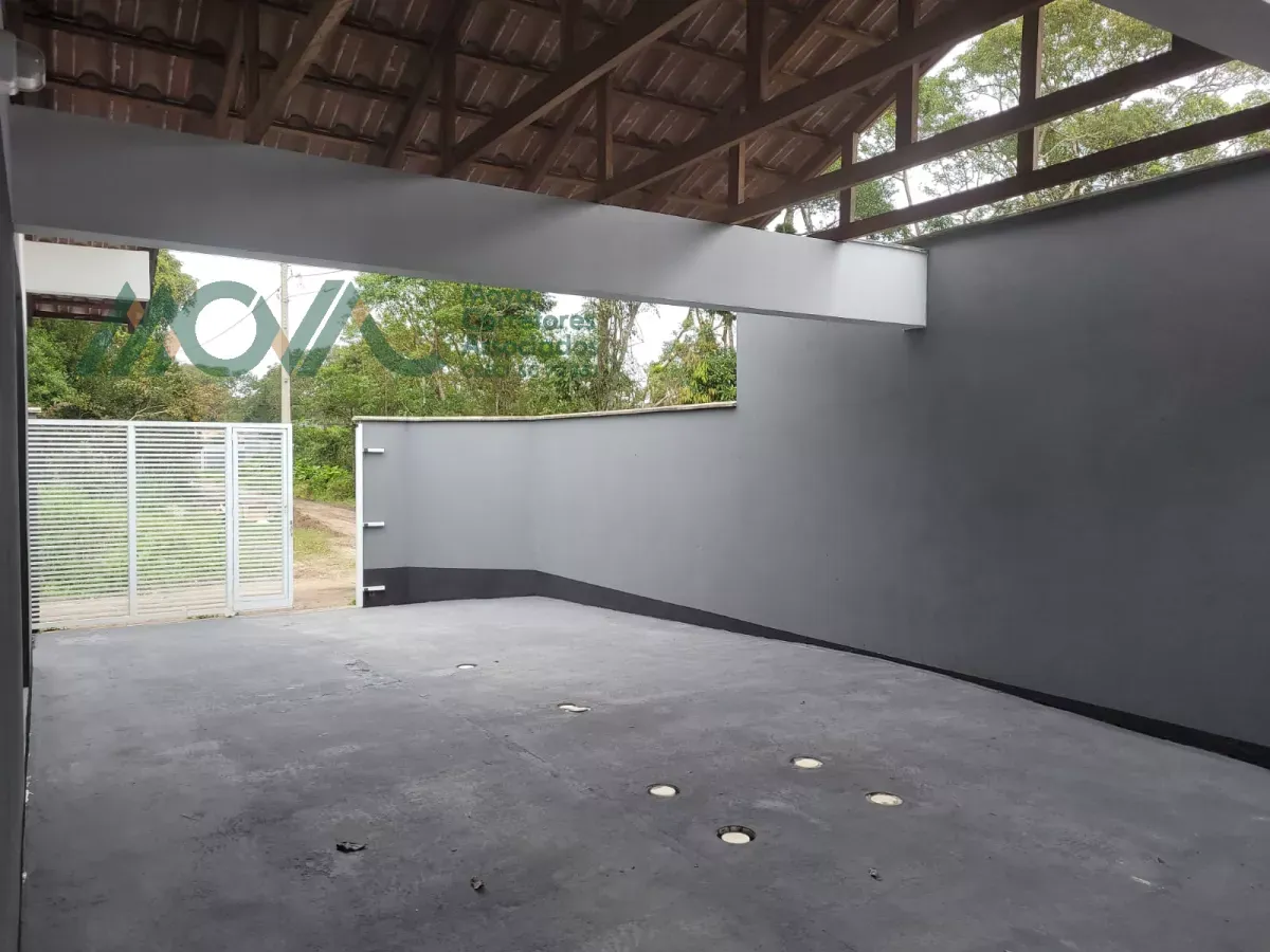 Imagem Casa de esquina, localizada no Balneário Farol do Itapoá II, com área construída de aproximadame...