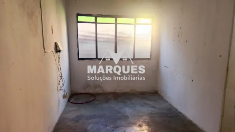 Imagem Sobrado c/ 3 dorms, e mais 2 casas nos fundos